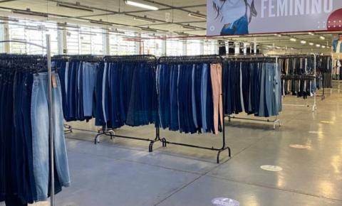 Último final de semana do Bazar de Jeans acontece a partir desta sexta em S.Bárbara