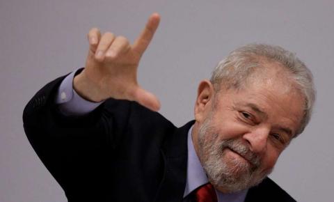  Lula diz que será candidato para 'recuperar soberania do País'