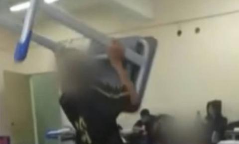 Polícia apreende oito adolescentes após confusão em escola de Carapicuíba